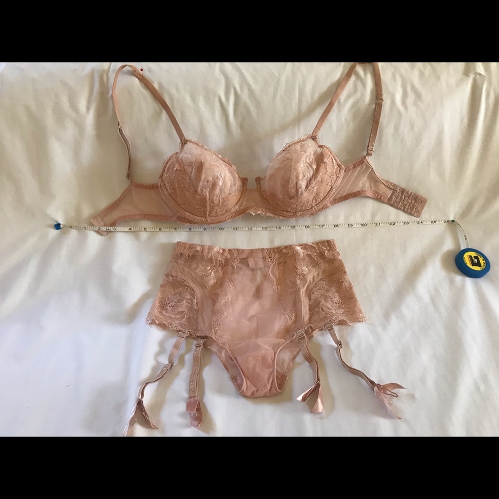 Gorgeous La Perla brassier & suspender knicker